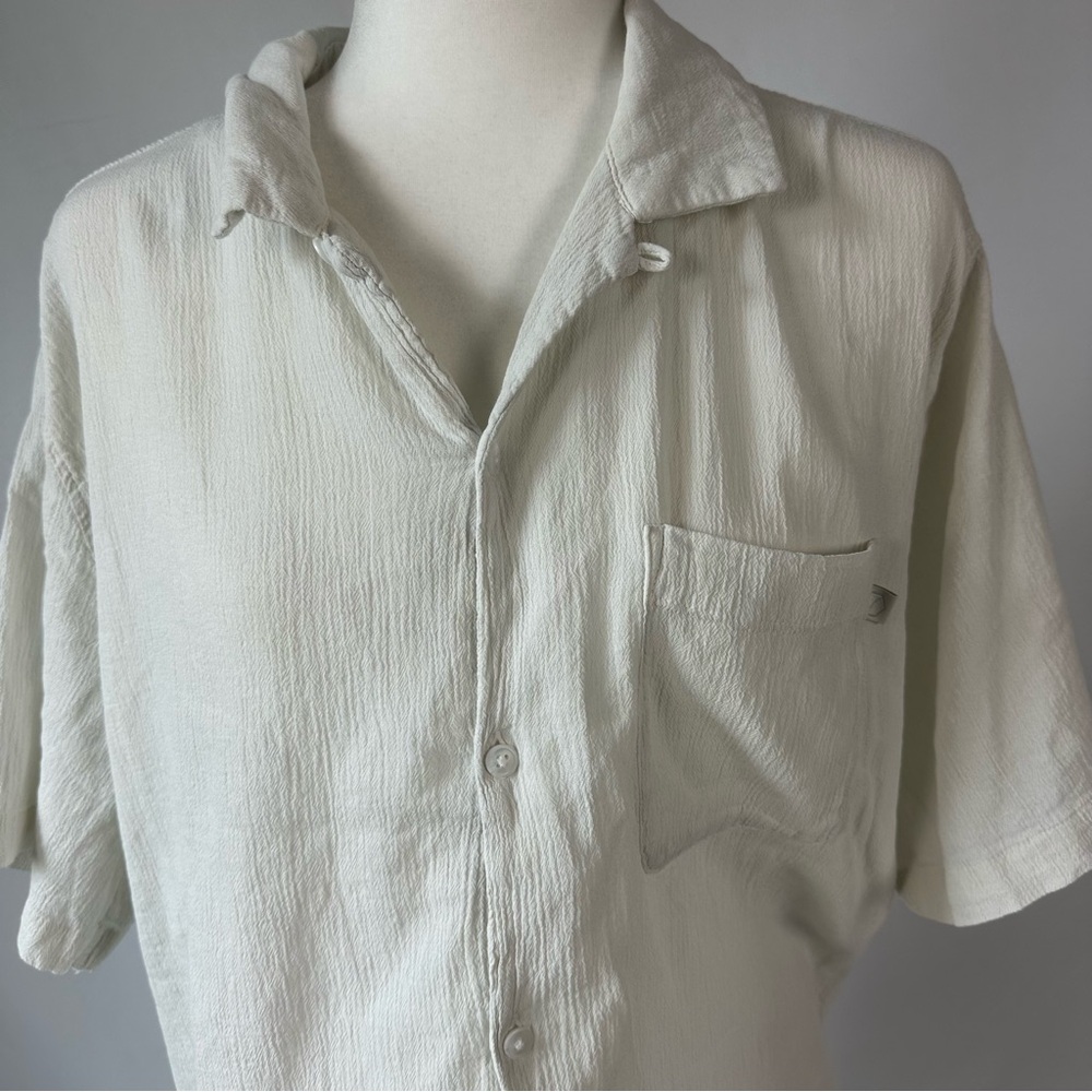 Standard/Cloth Button Down - Picture 2 of 4